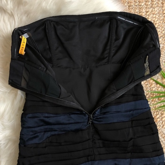 Black and blue Alice + Olivia strapless dress - Picture 2 of 8
